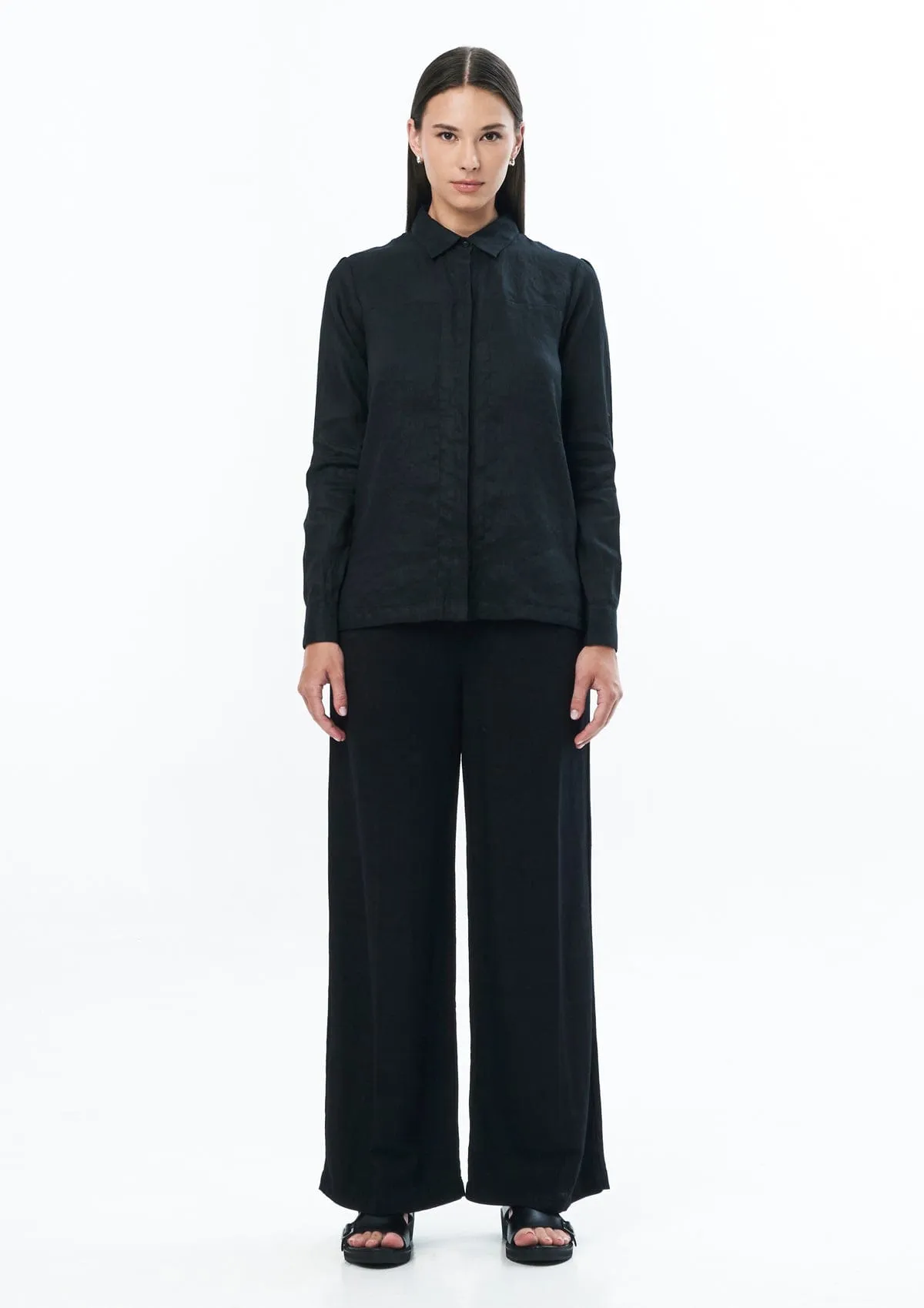 MINIMAL BLOUSE IN BLACK