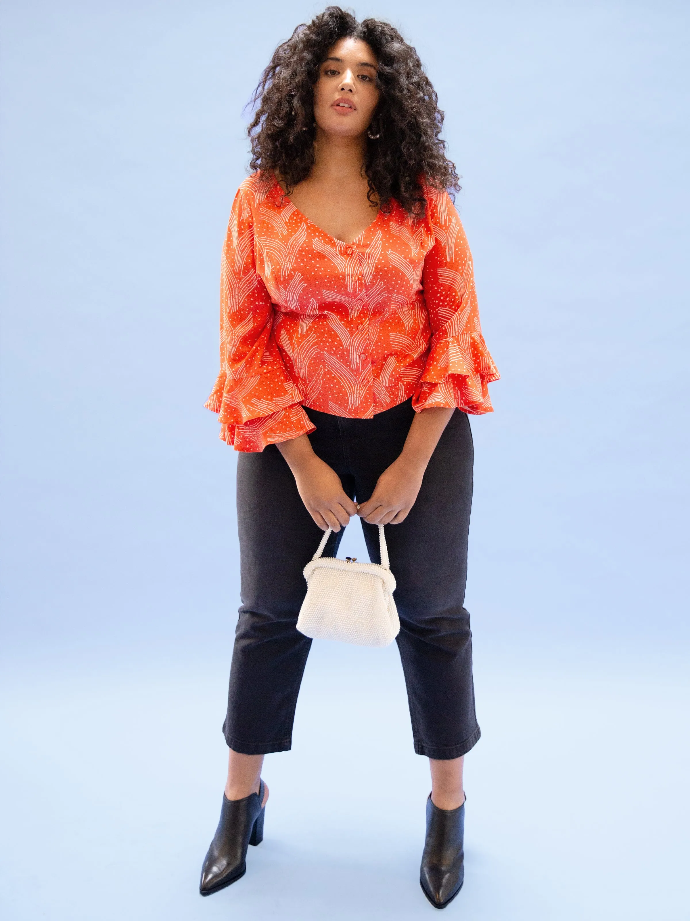 THE RUFFLE SLEEVE TOP ~ BLACK