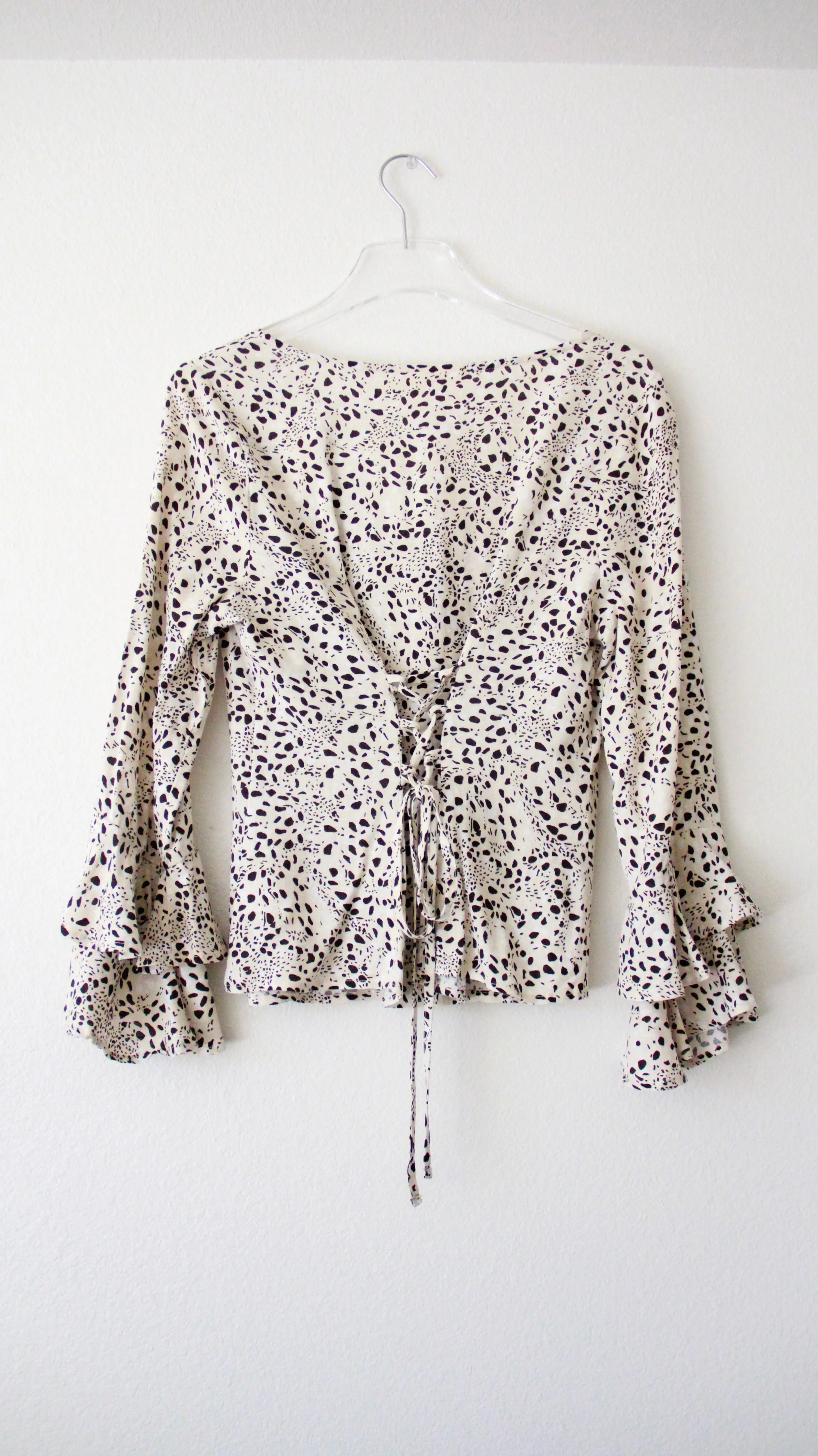 THE RUFFLE SLEEVE TOP ~ PURR