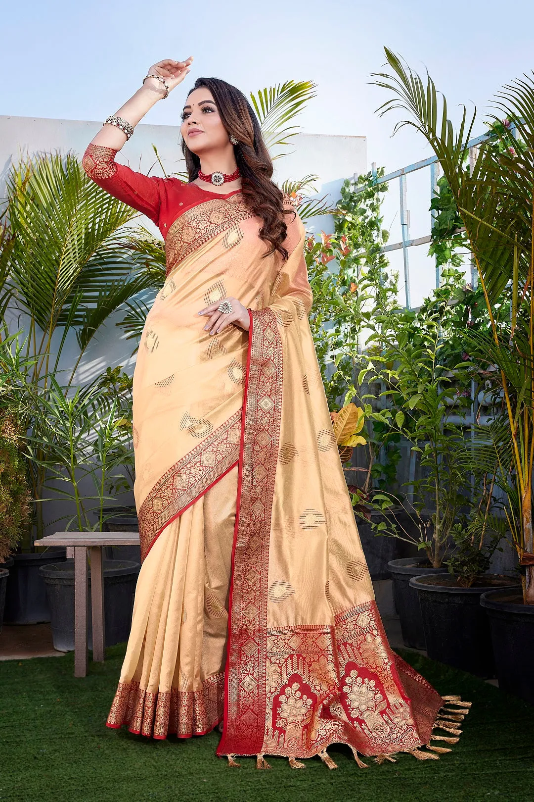 Women Party Wear Pure Zari Silk Saree With Un Stitched Blouse