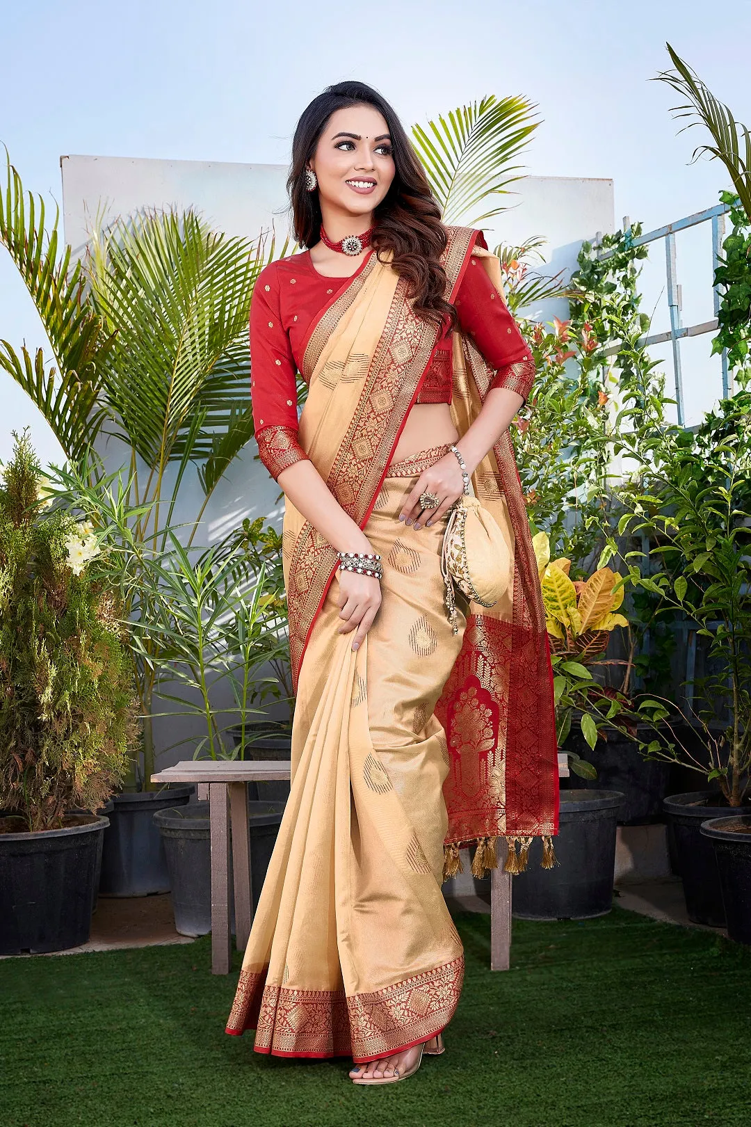 Women Party Wear Pure Zari Silk Saree With Un Stitched Blouse